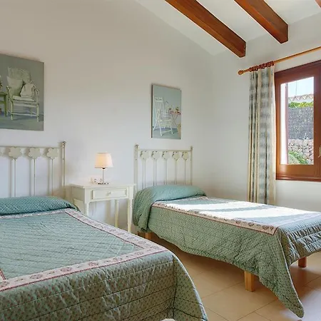 Villa Binibequer Vell Sleeps 8 With Pool Air Con And Wifi