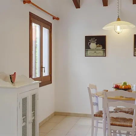 Villa Binibequer Vell Sleeps 8 With Pool Air Con And Wifi